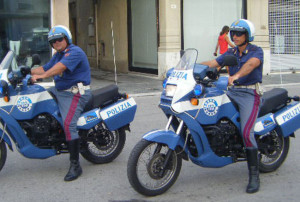 polizia moto volanti