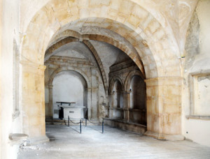 Riccia chiesa santa maria delle Grazie interno da restaurare